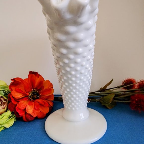 Vintage Fenton Hobnail Vase - Picture 3 of 5